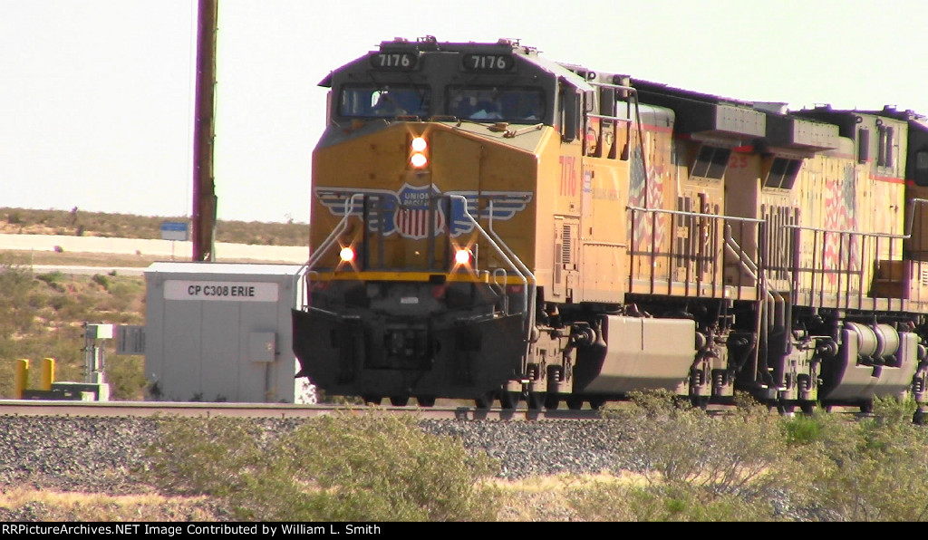 WB Manifest Frt at Erie NV -4